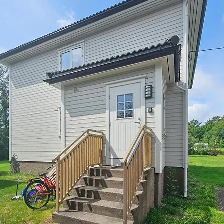 2 Bedroom Stunning In Apartment *
