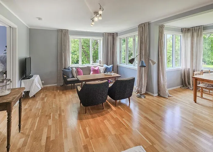 2 Bedroom Stunning In Leilighet