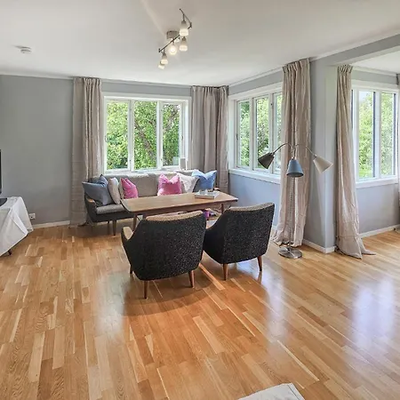 2 Bedroom Stunning In Lejlighed